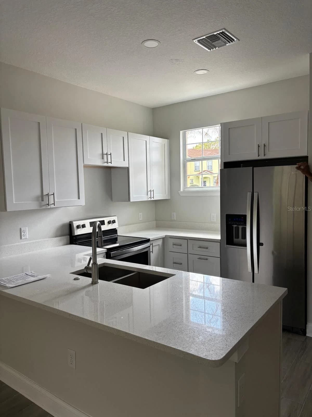 427 MADISON 4