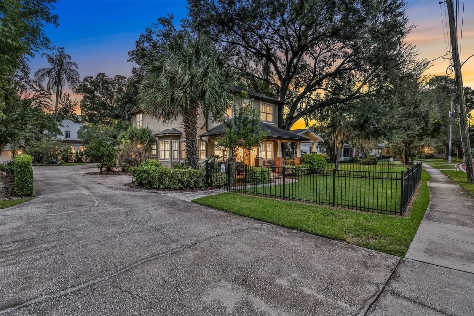148 THORNTON, Orlando, FL 32801 3