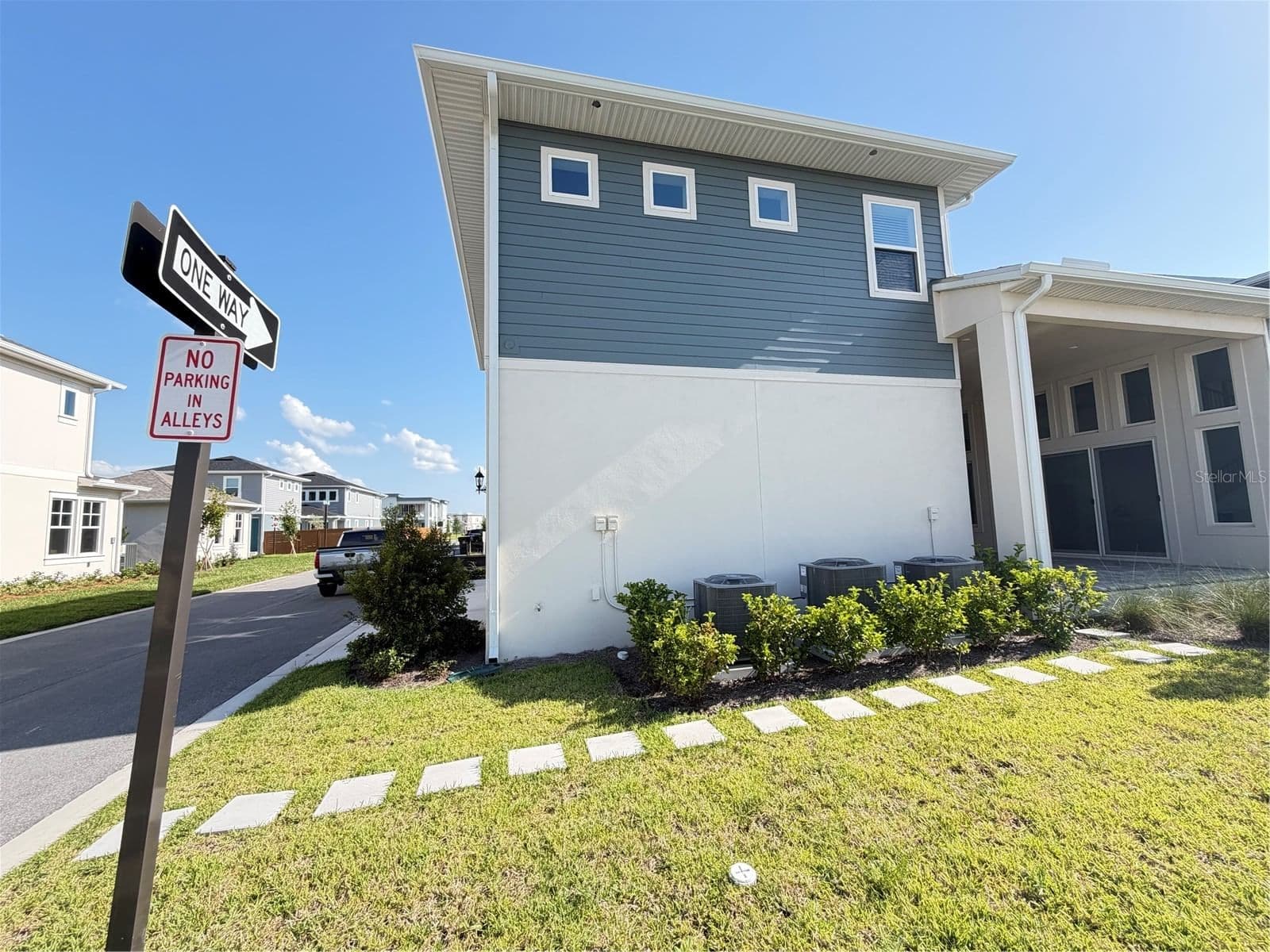 10108 FIDDLEY ALY, Orlando, FL 32827 2