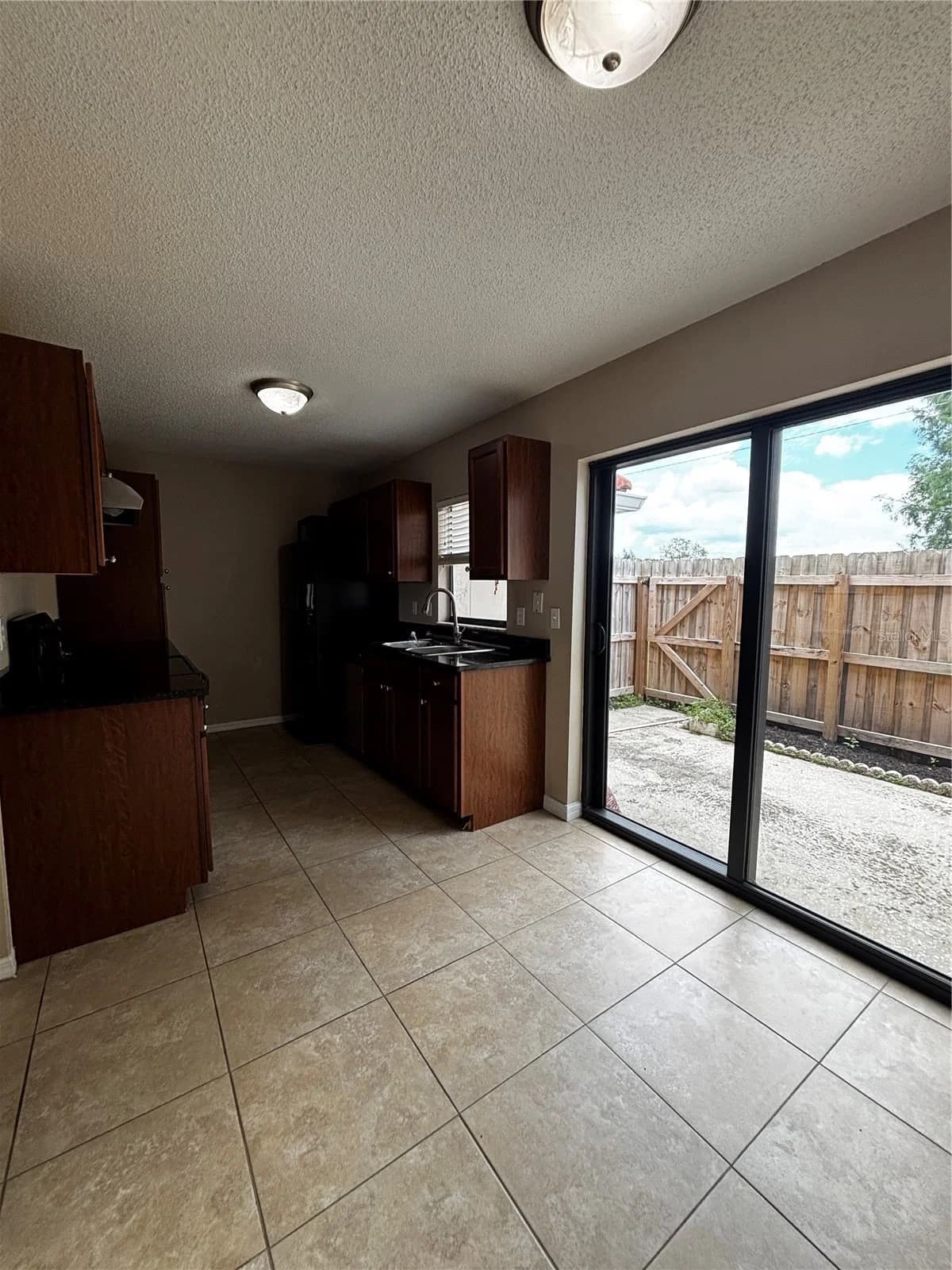 1627 LONG RIDGE 4
