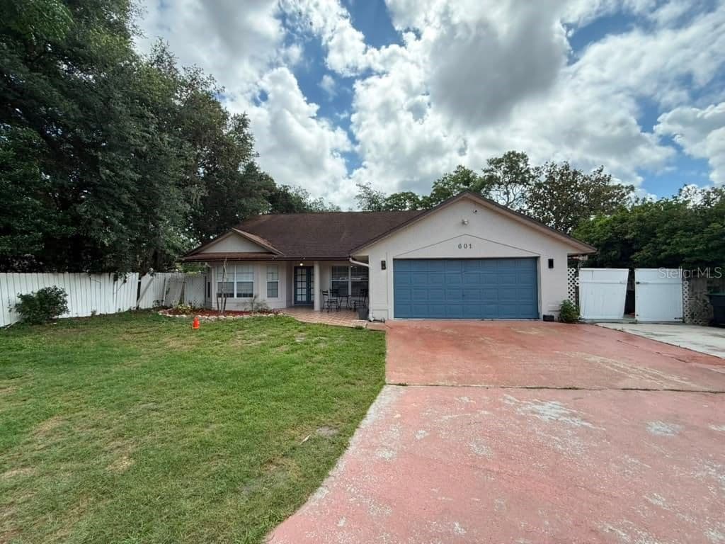 601 DEAN, Orlando, FL 32825 2