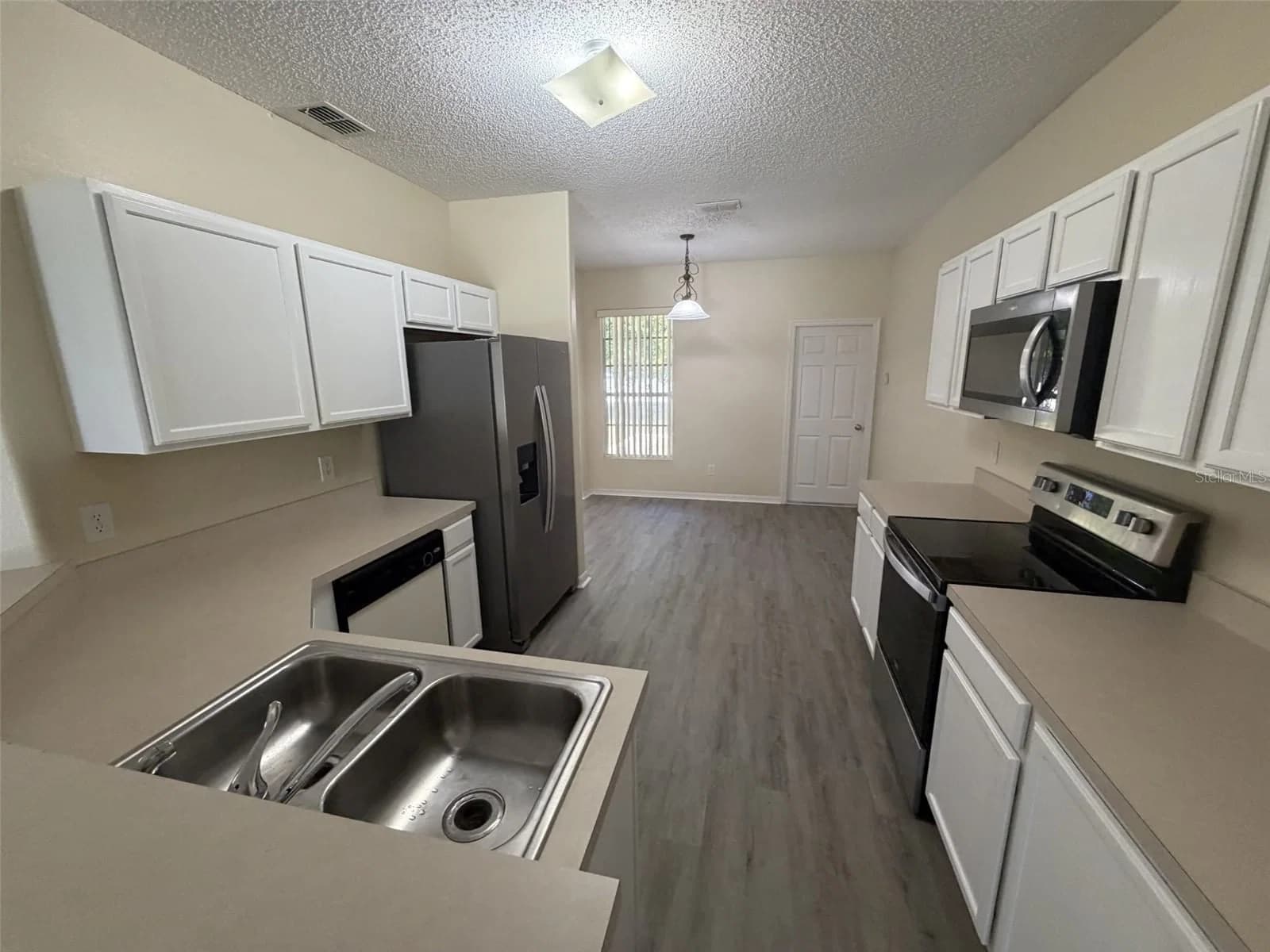 311 SUNSET VIEW 5