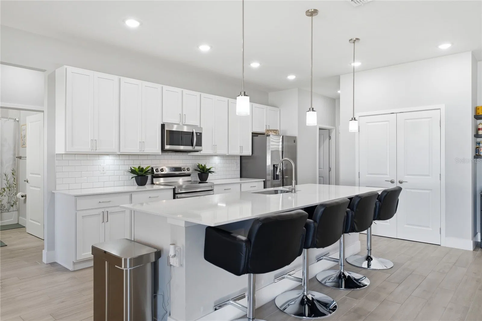 2228 BANCROFT 4