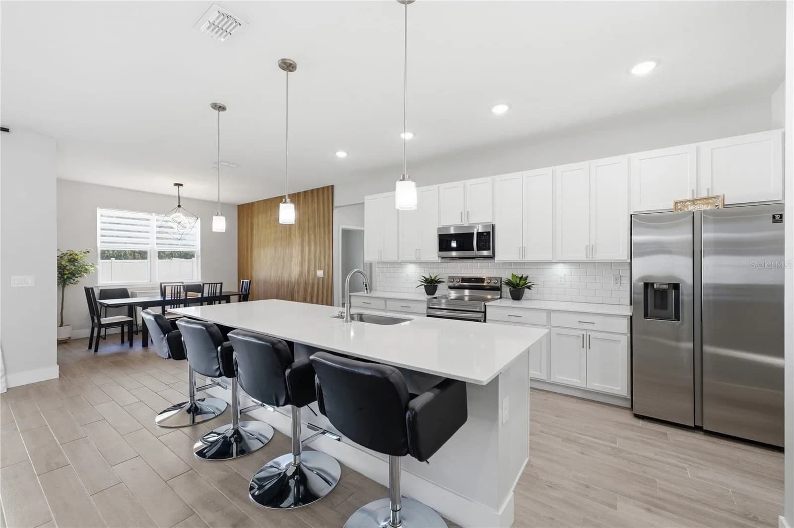 2228 BANCROFT 5