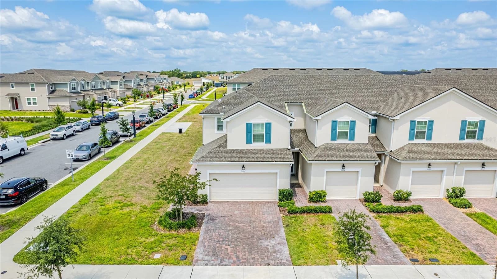 1100 LAKESHORE BREEZE 2