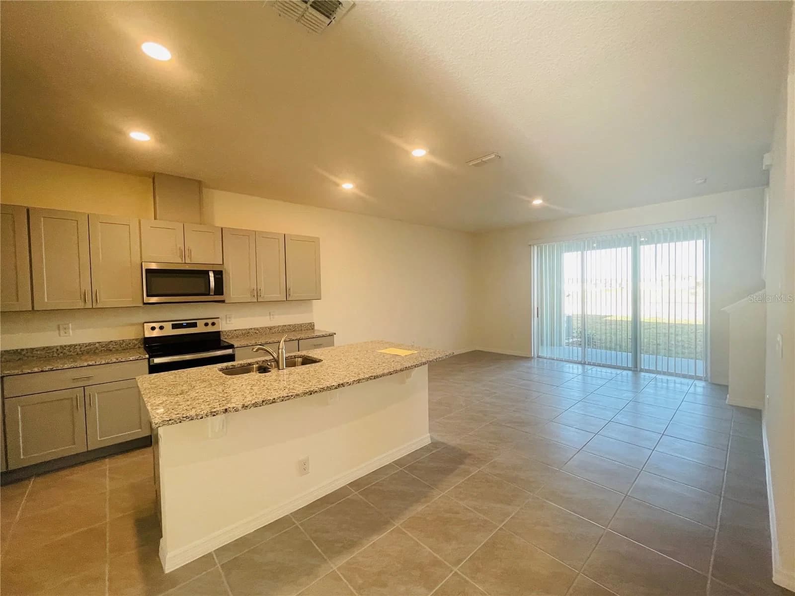 1371 ISLETA 5