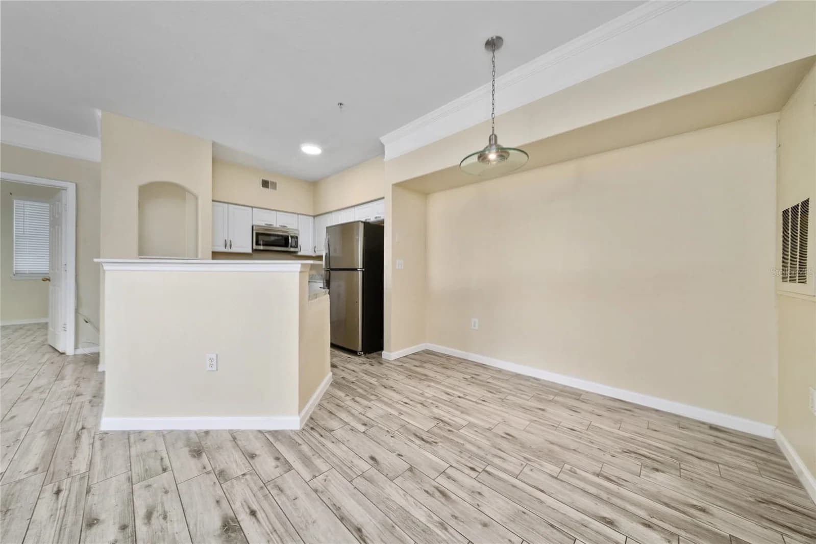 3280 SOHO, Orlando, FL 32835 2