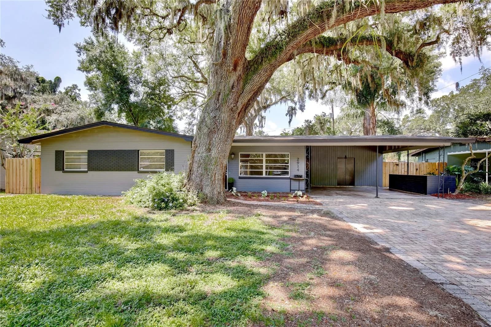 2914 LANDO, Orlando, FL 32806 2