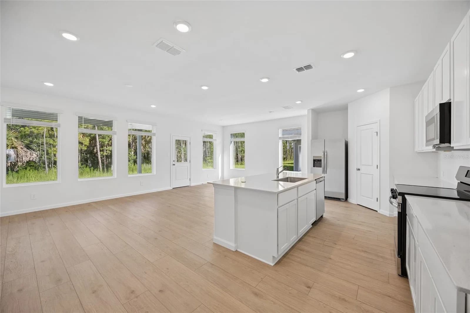 5087 LOGGIA LANE 3