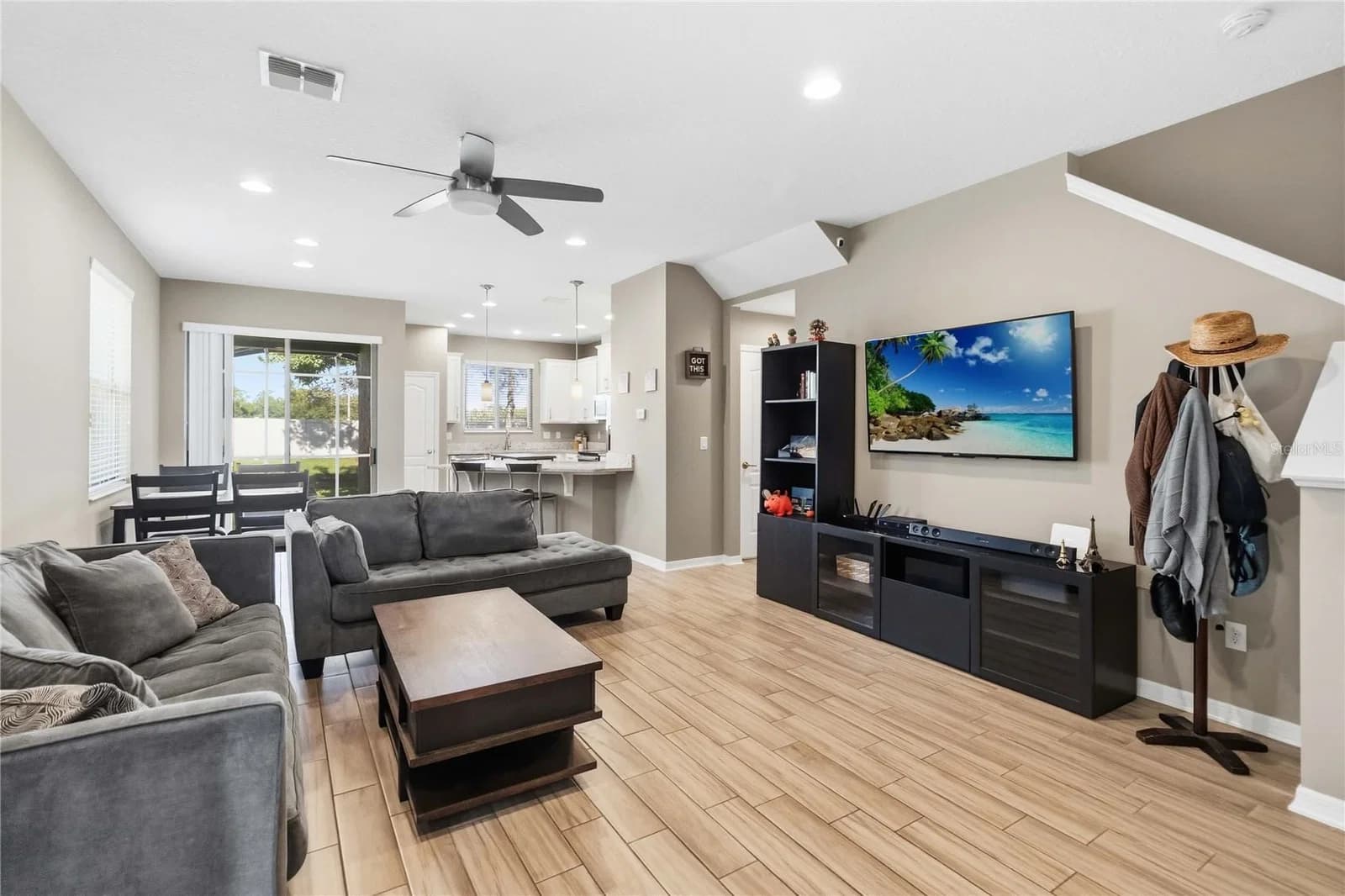 2618 WHITE ISLE 4