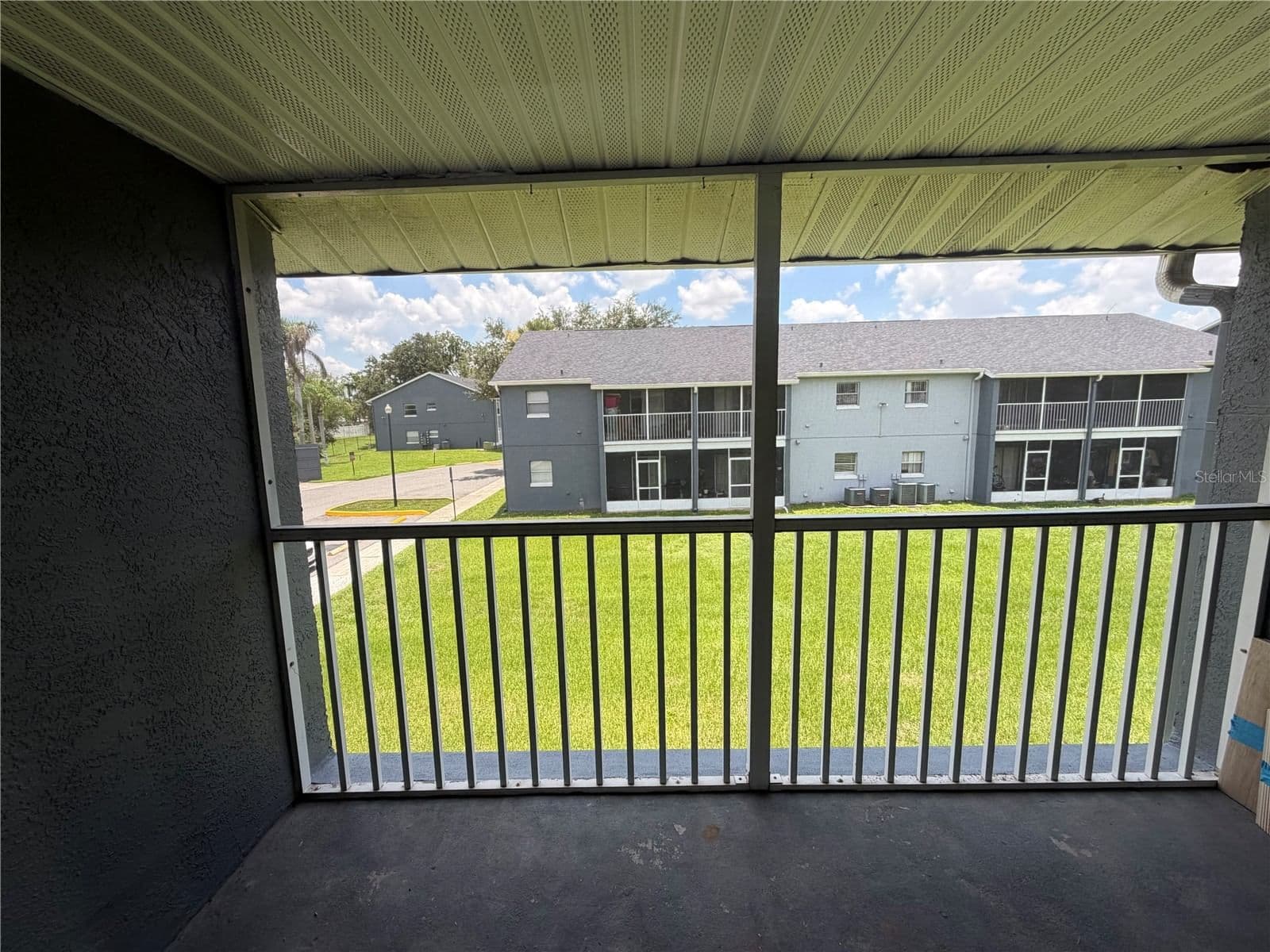4160 PERSHING POINTE 4