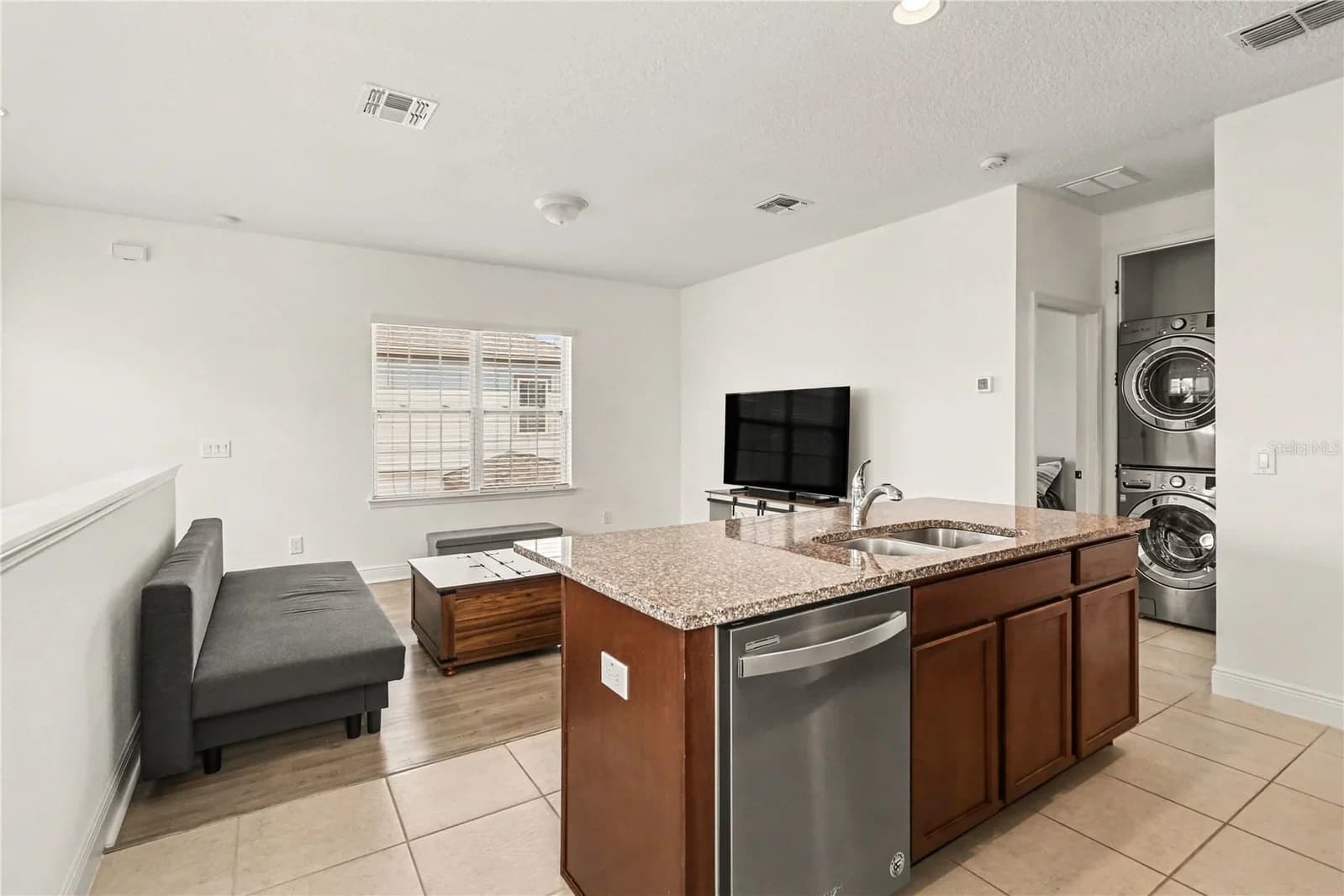 8274 R NEMOURS 4