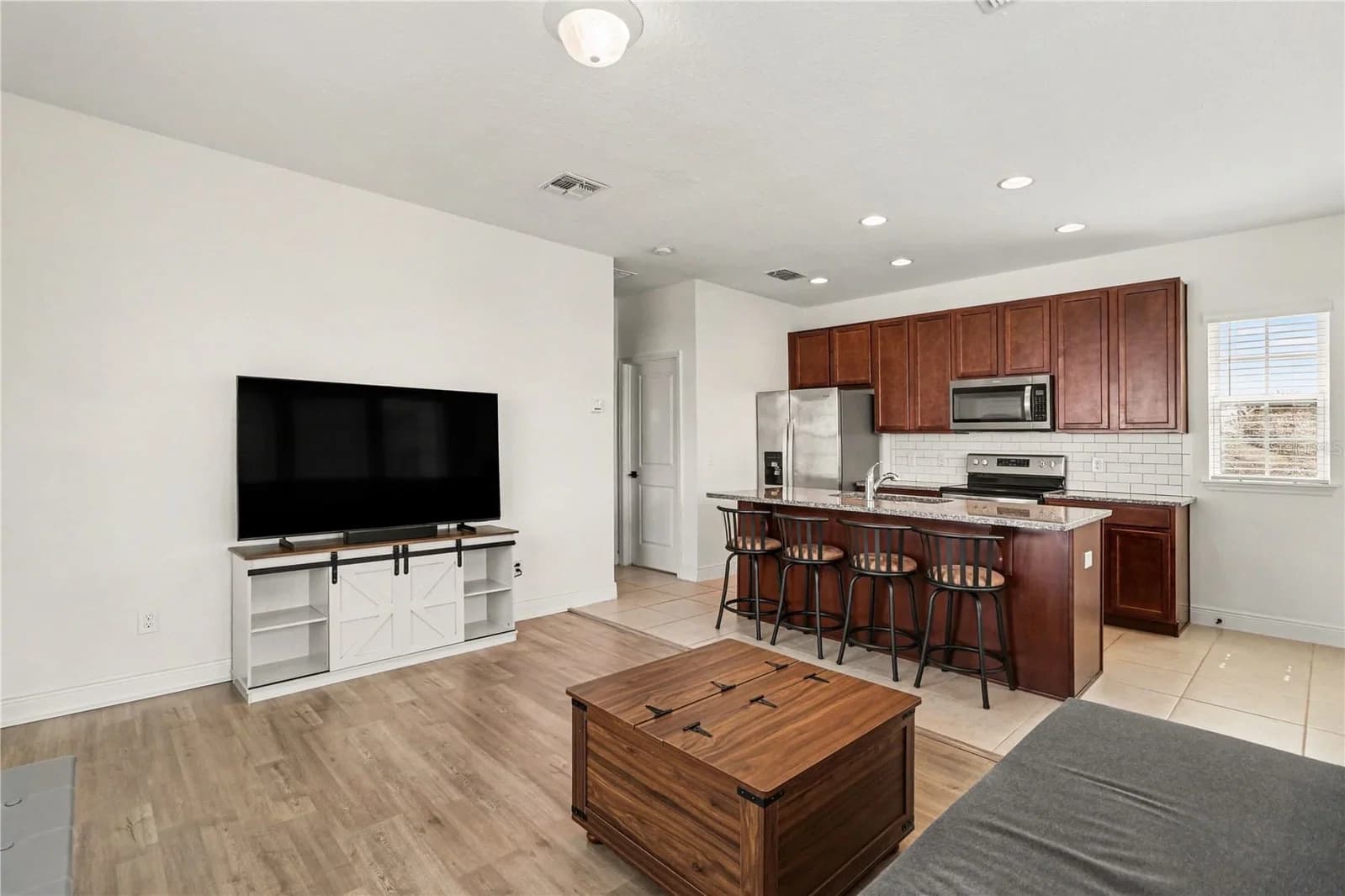 8274 R NEMOURS 5