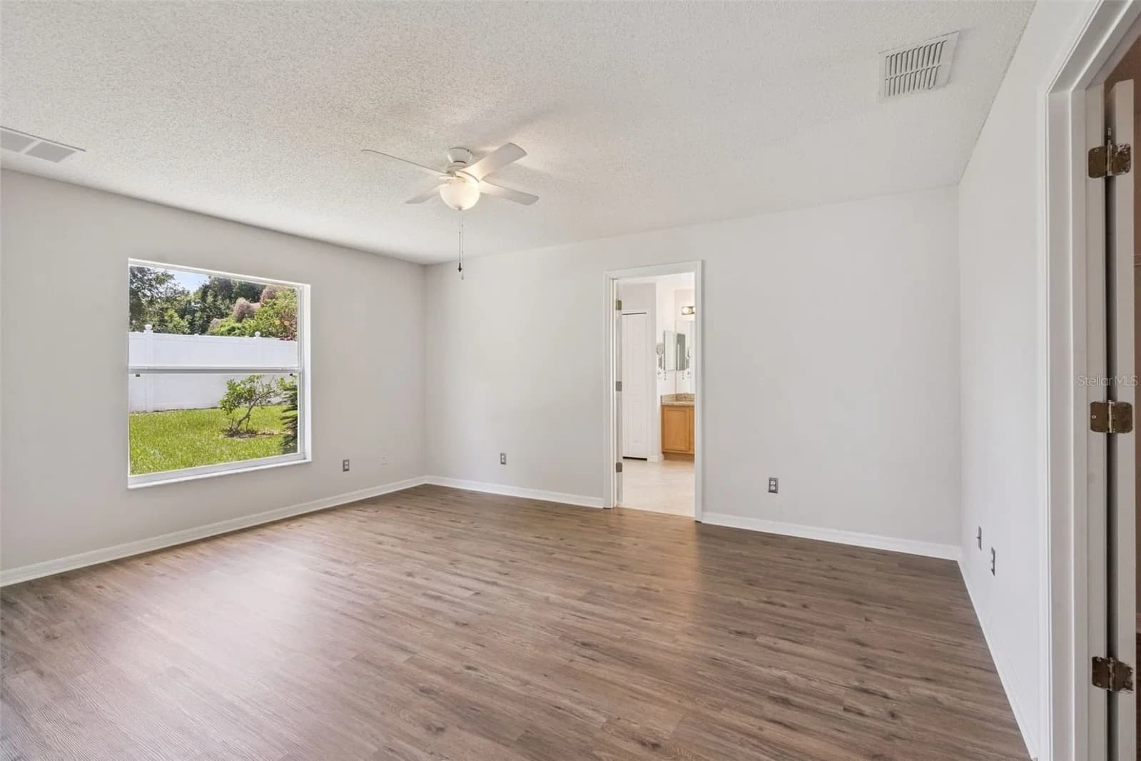 622 DELANCEY 5