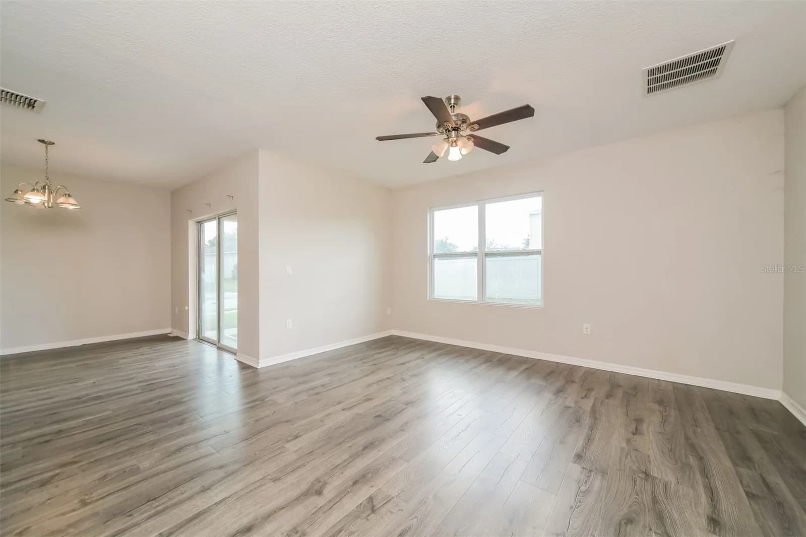 2301 SEQUOIA 4