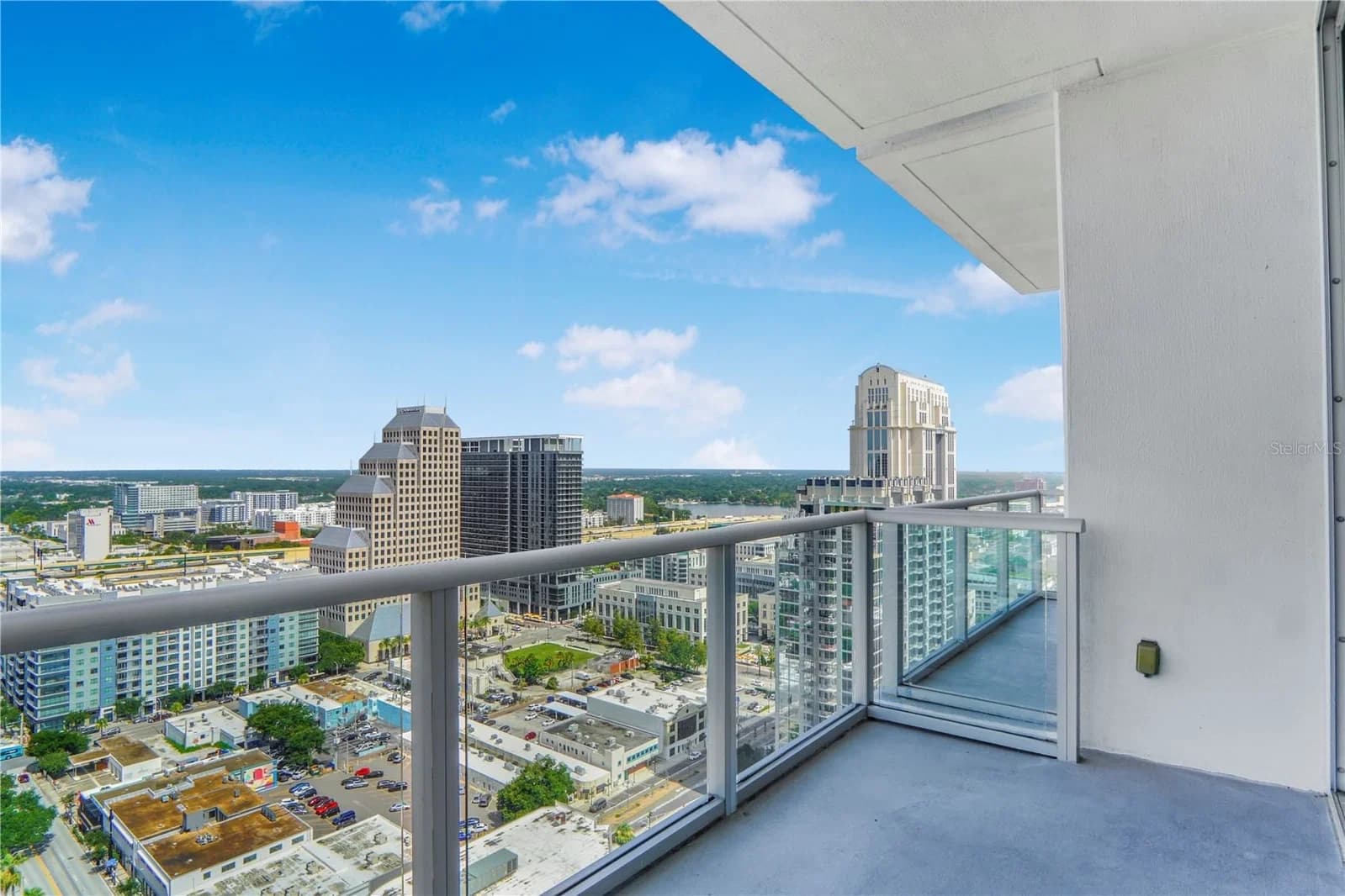 150 ROBINSON, Orlando, FL 32801