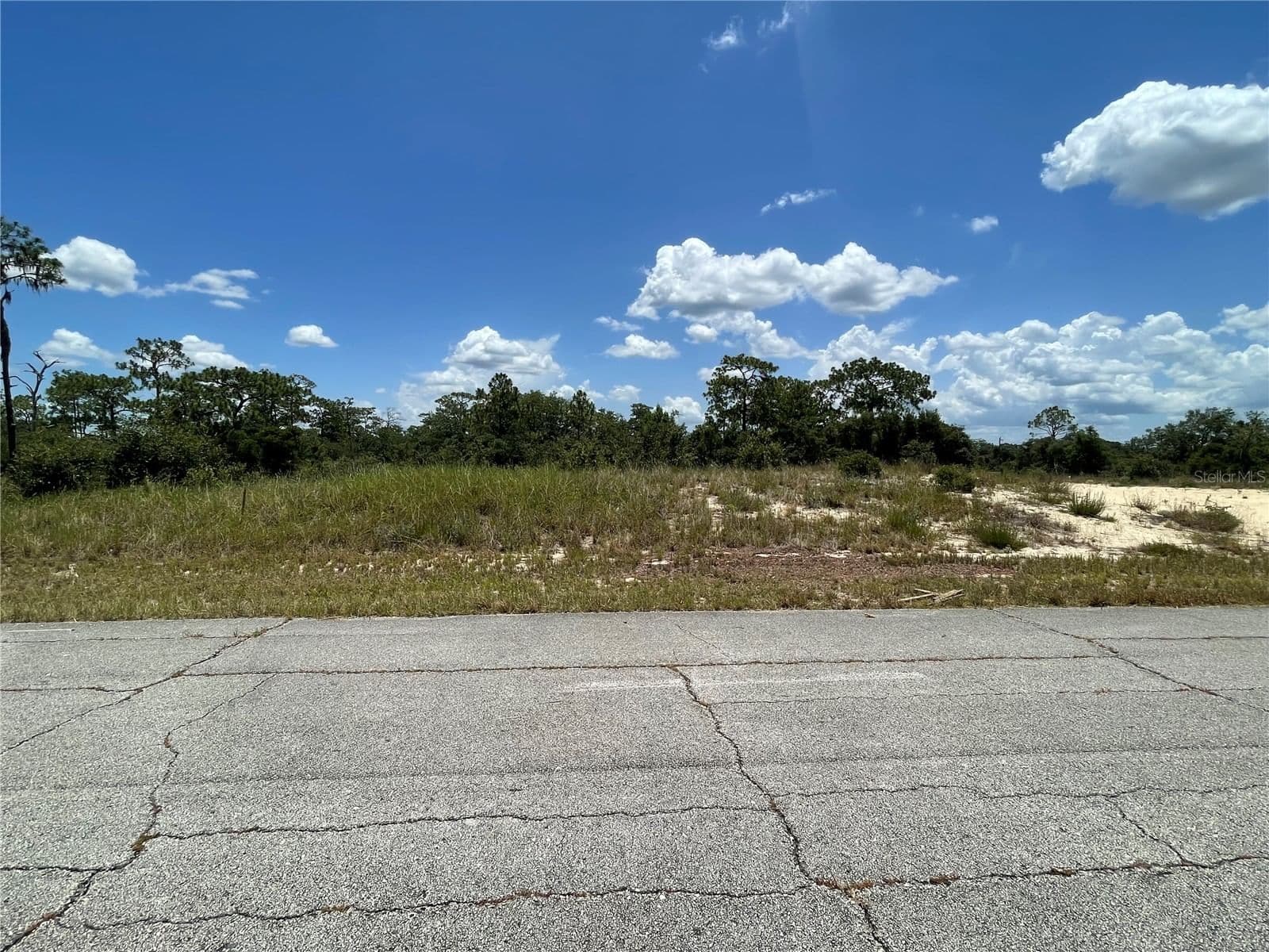 1342 HOMOSASSA, Poinciana, FL 34759