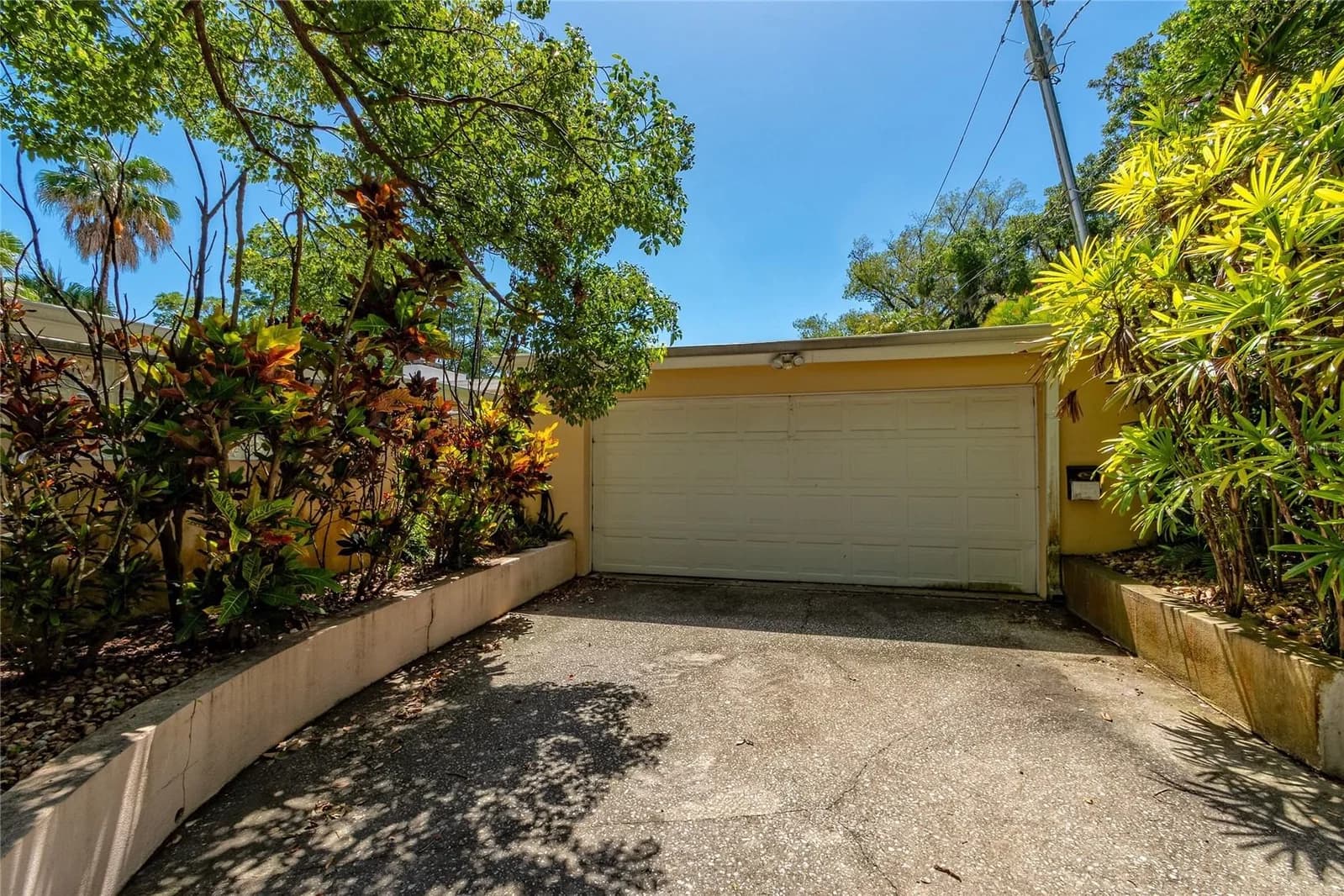 2425 LAKE SUE 4