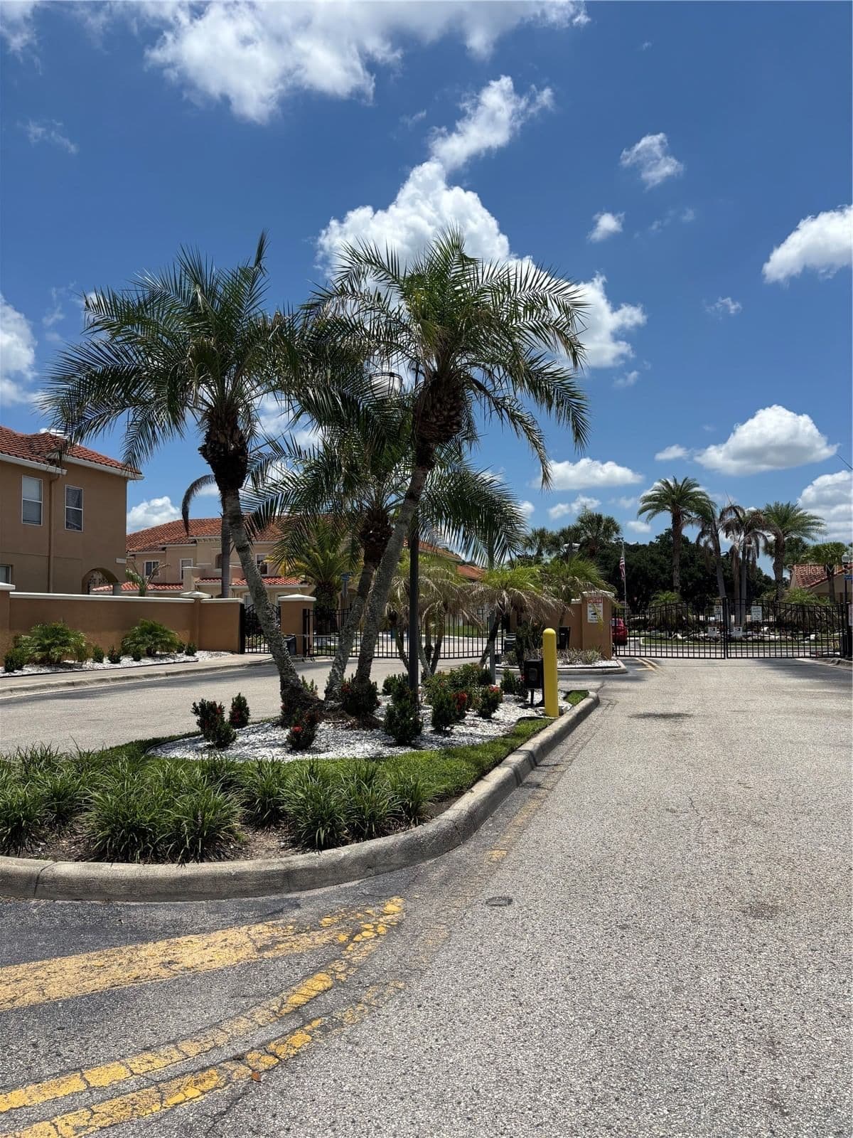 5479 PARADISE CAY 2