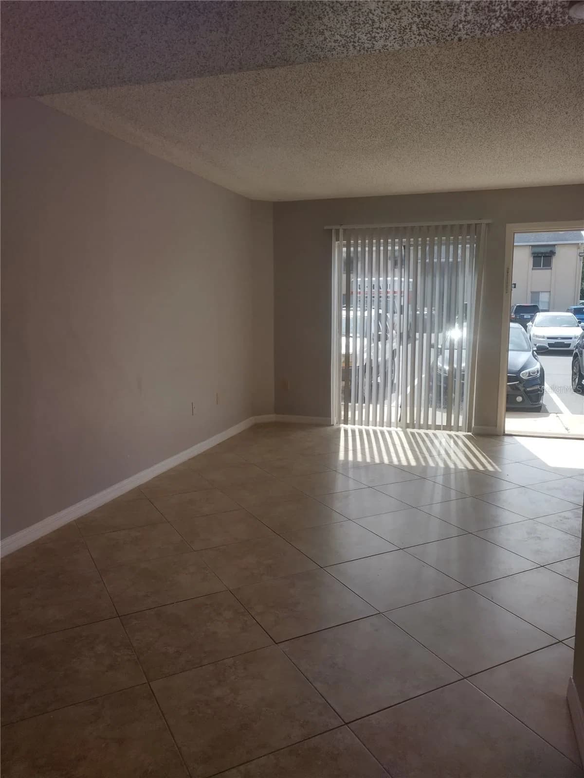 4149 SEMORAN, Orlando, FL 32822 2