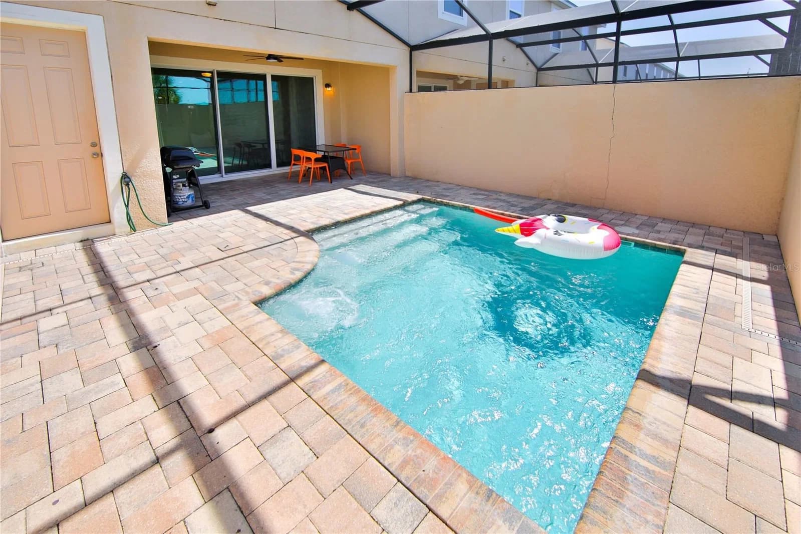 1515 CAREY PALM 3
