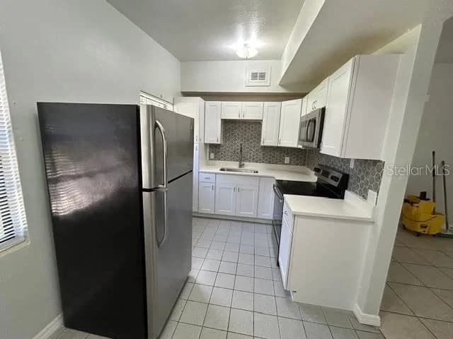 1915 MORNING, Orlando, FL 32809 3