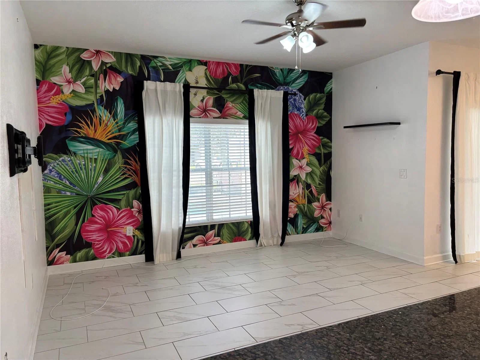 1591 MOON VALLEY 4