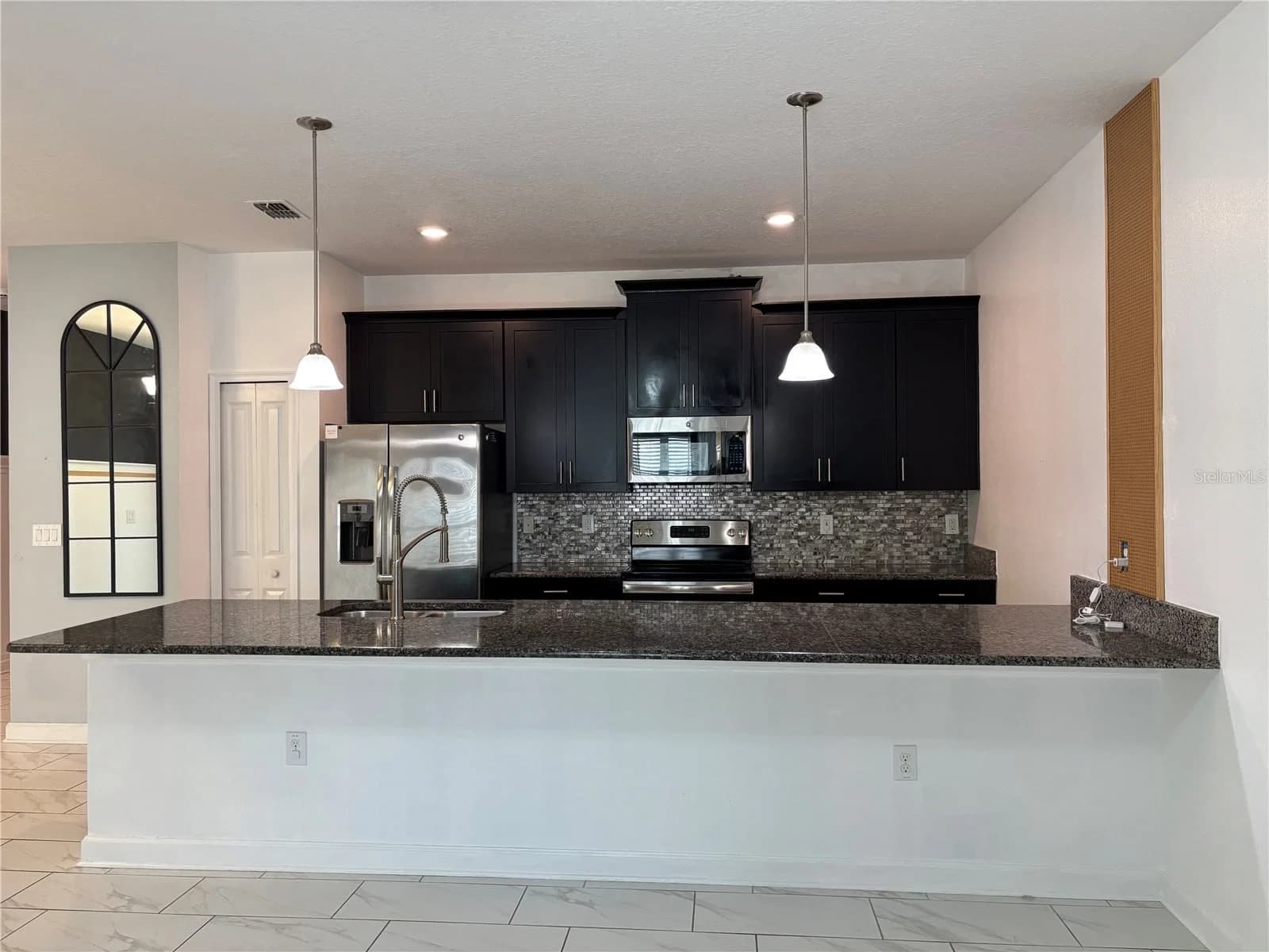 1591 MOON VALLEY 5