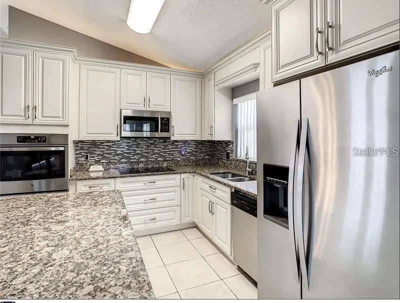 9655 HOLLYHILL 5