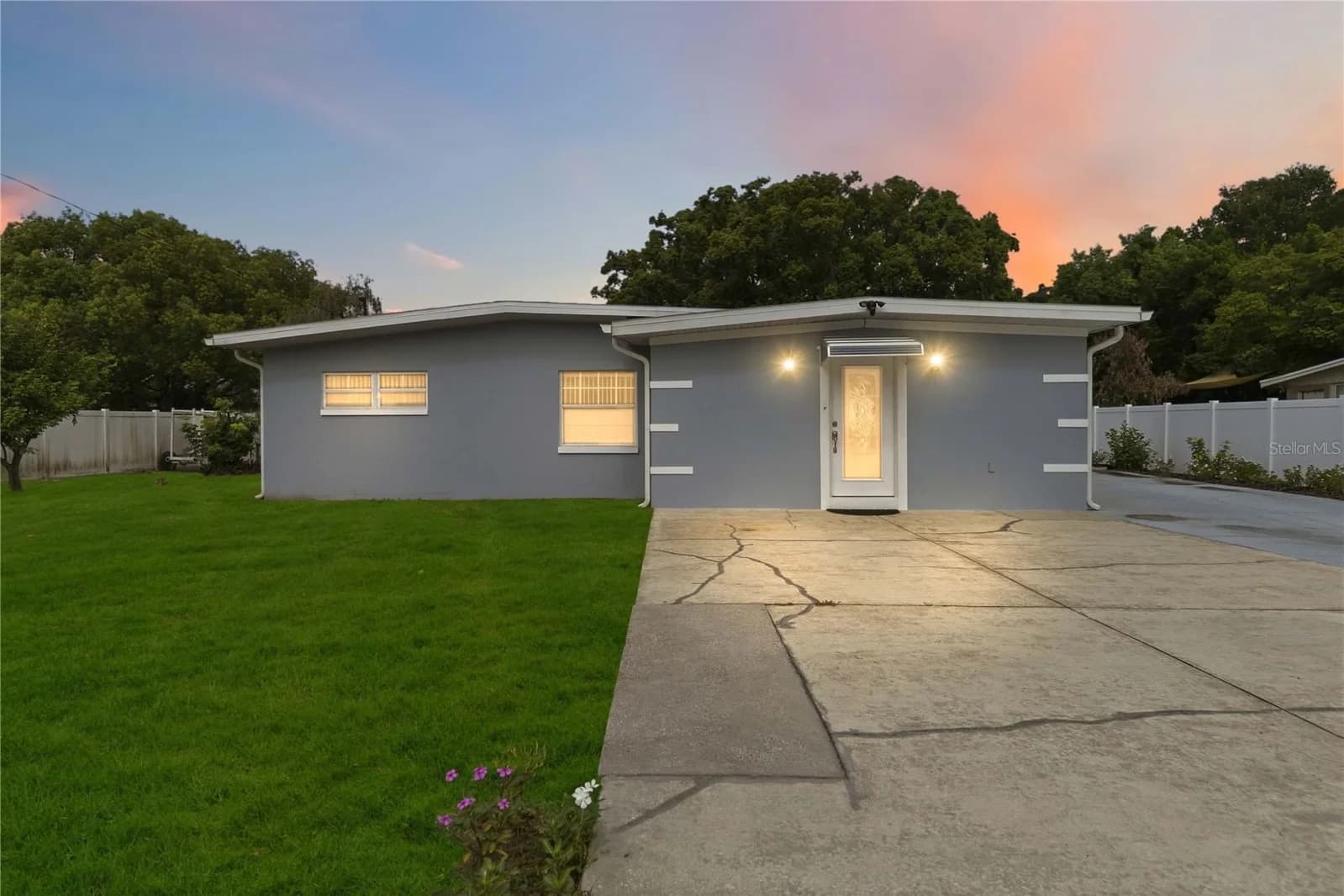 8304 DOT, Orlando, FL 32809 3