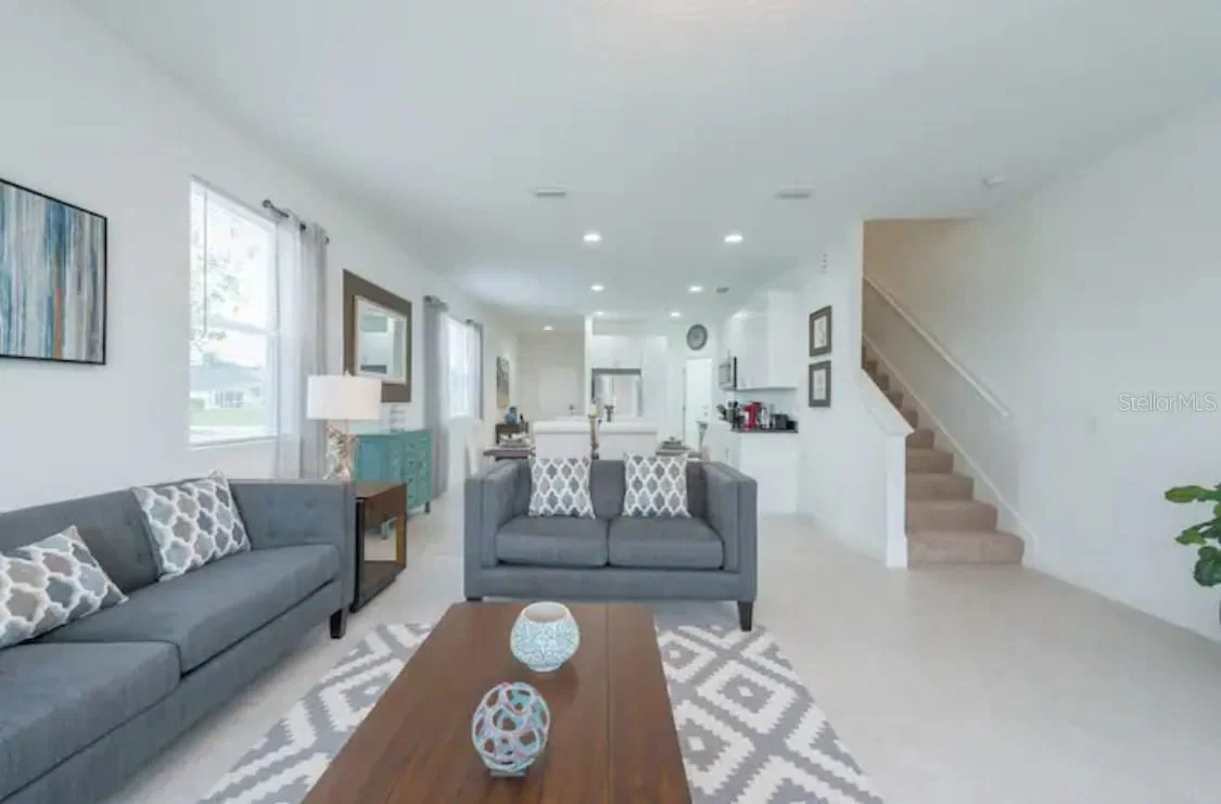 470 LAKE SHORE 5