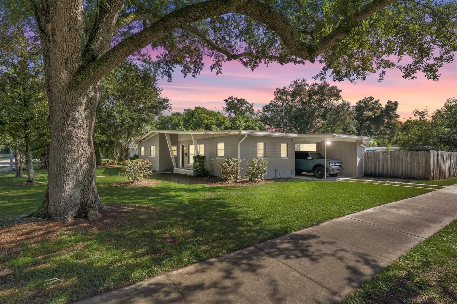 1209 CRYSTAL LAKE, Orlando, FL 32806
