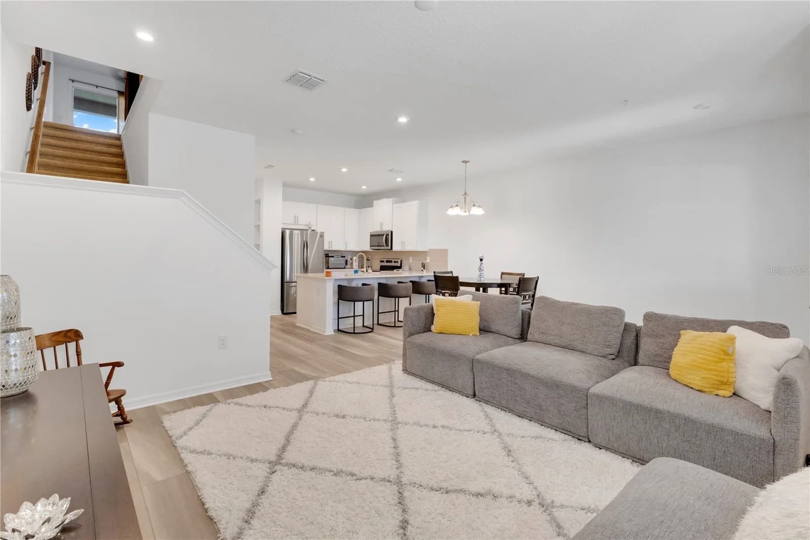 9421 RANDAL PARK 5