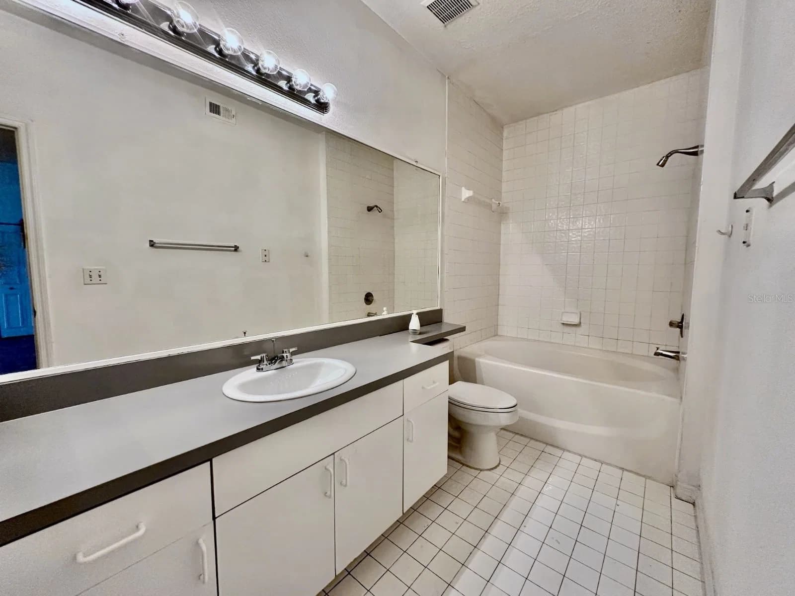 5518 METROWEST 5
