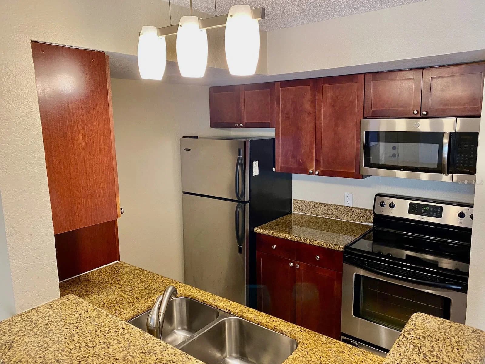 5148 CONROY 3