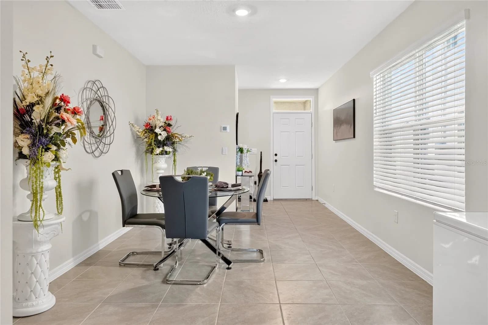 2900 WATERLILY WAY 4