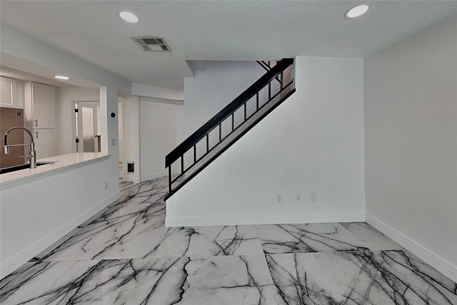 8212 CITRUS CHASE 5
