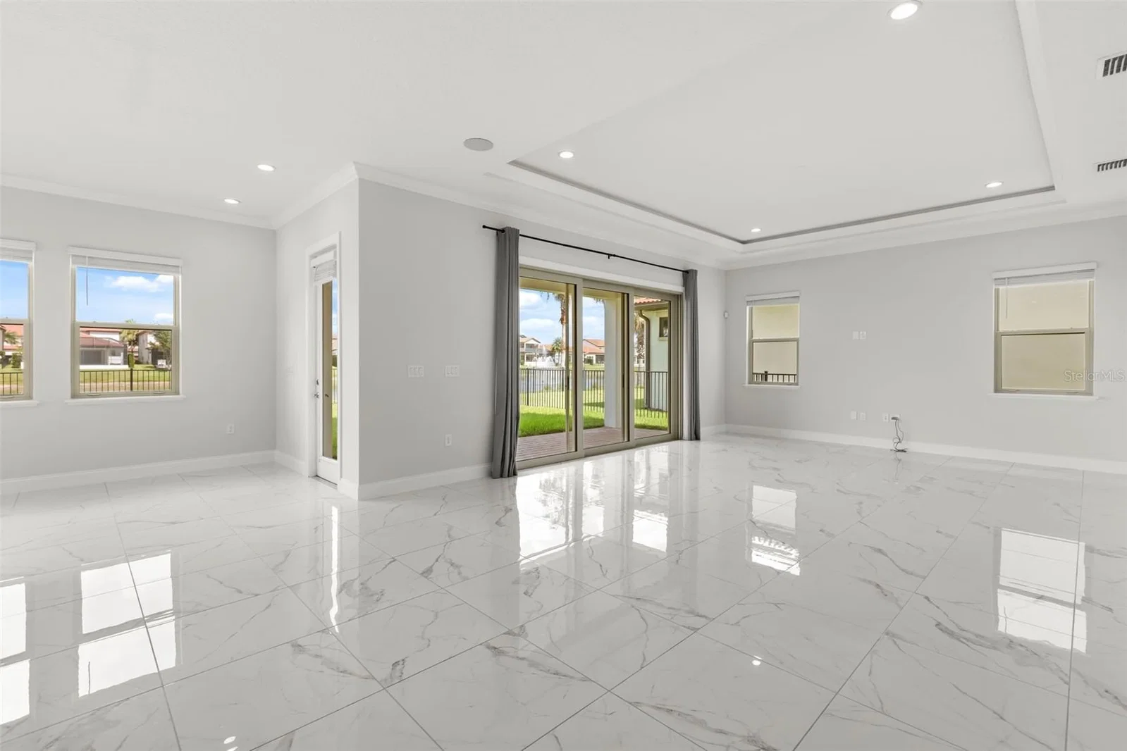10511 ROYAL CYPRESS 4