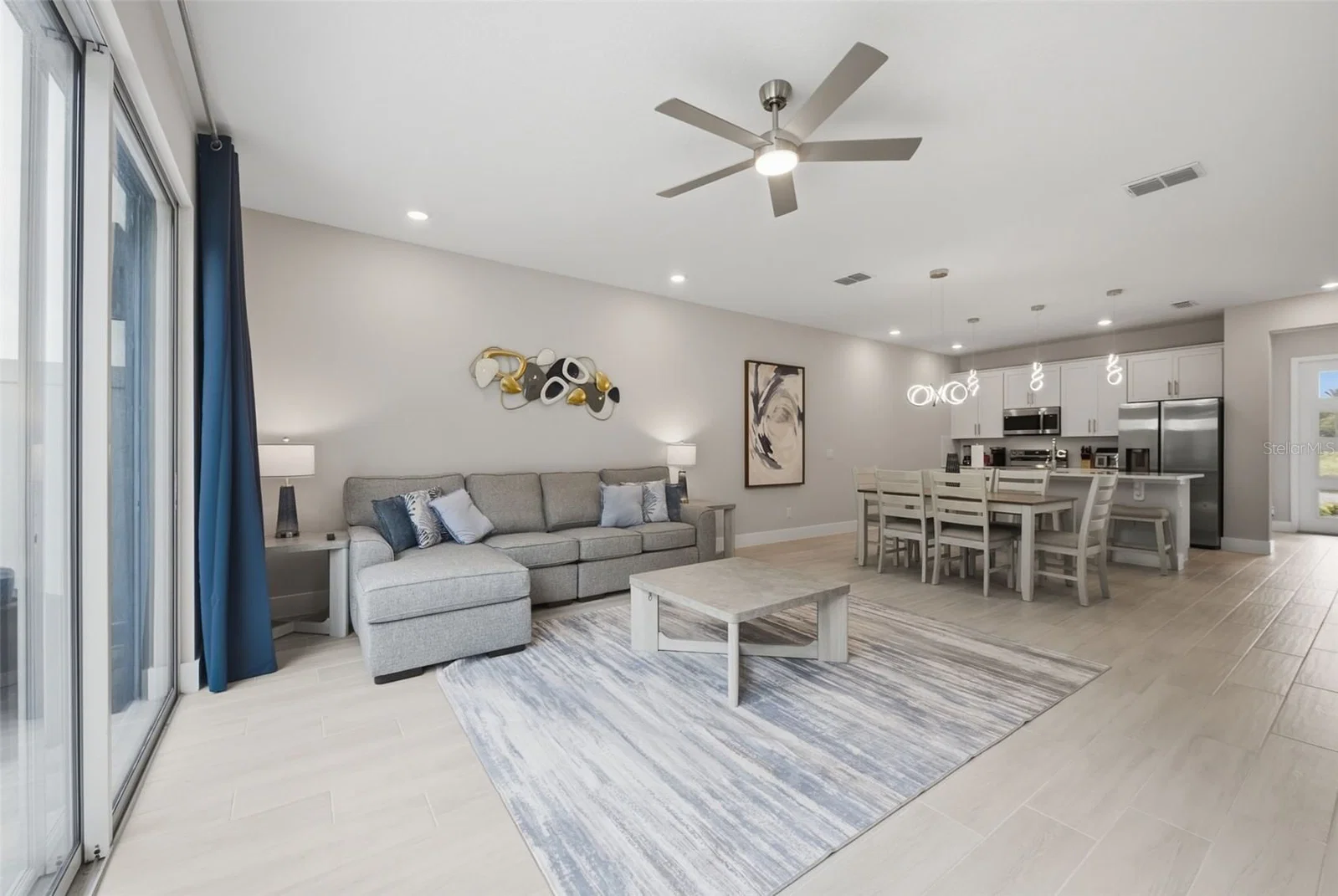 1224 ROYAL VIEW 2