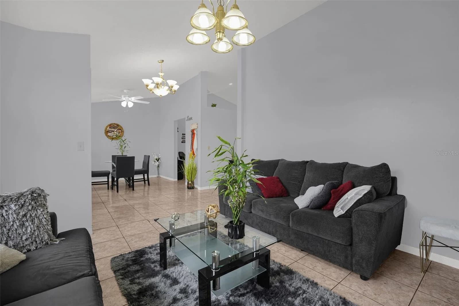 230 LYTTON 4