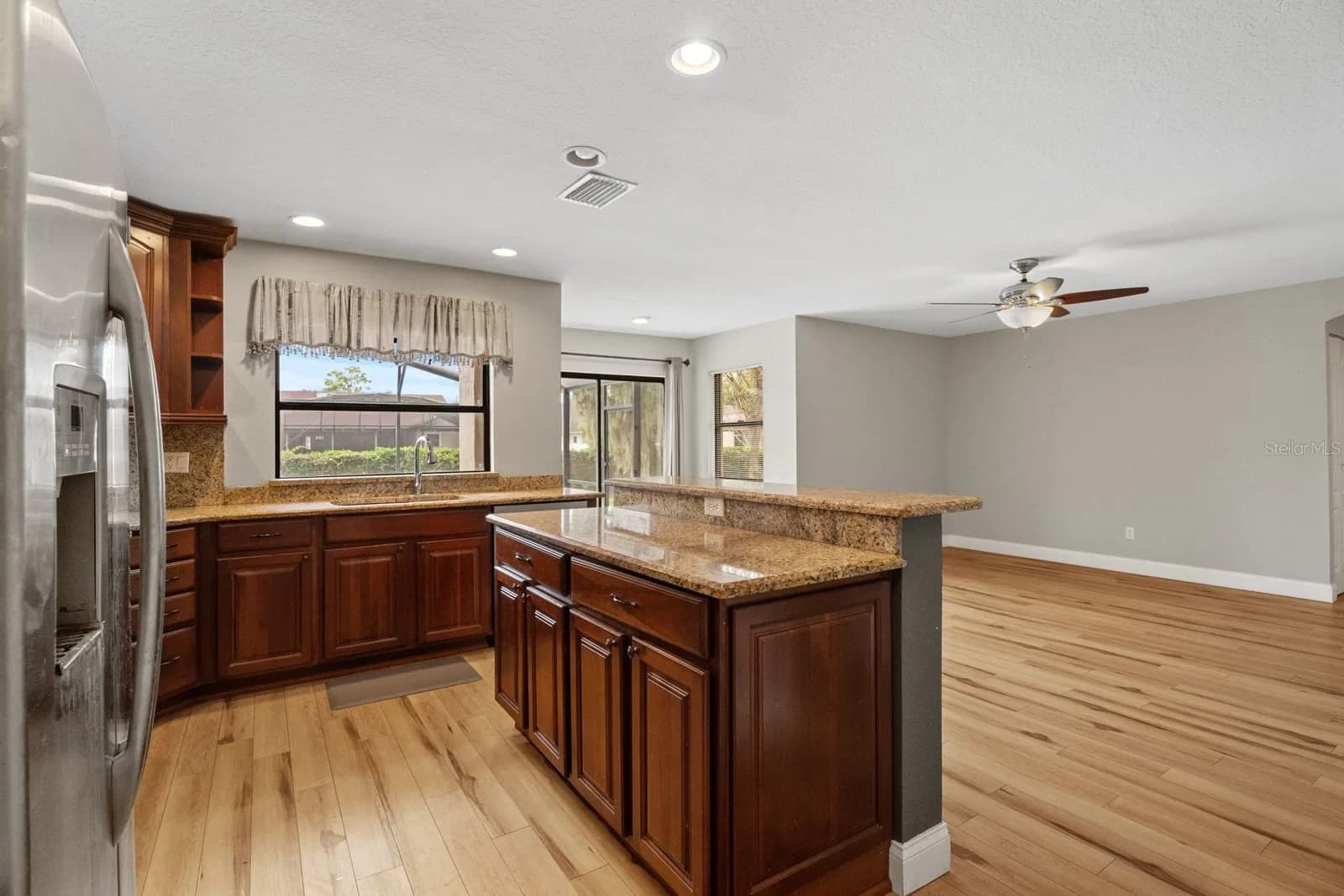 7437 PINEMOUNT, Orlando, FL 32819 3