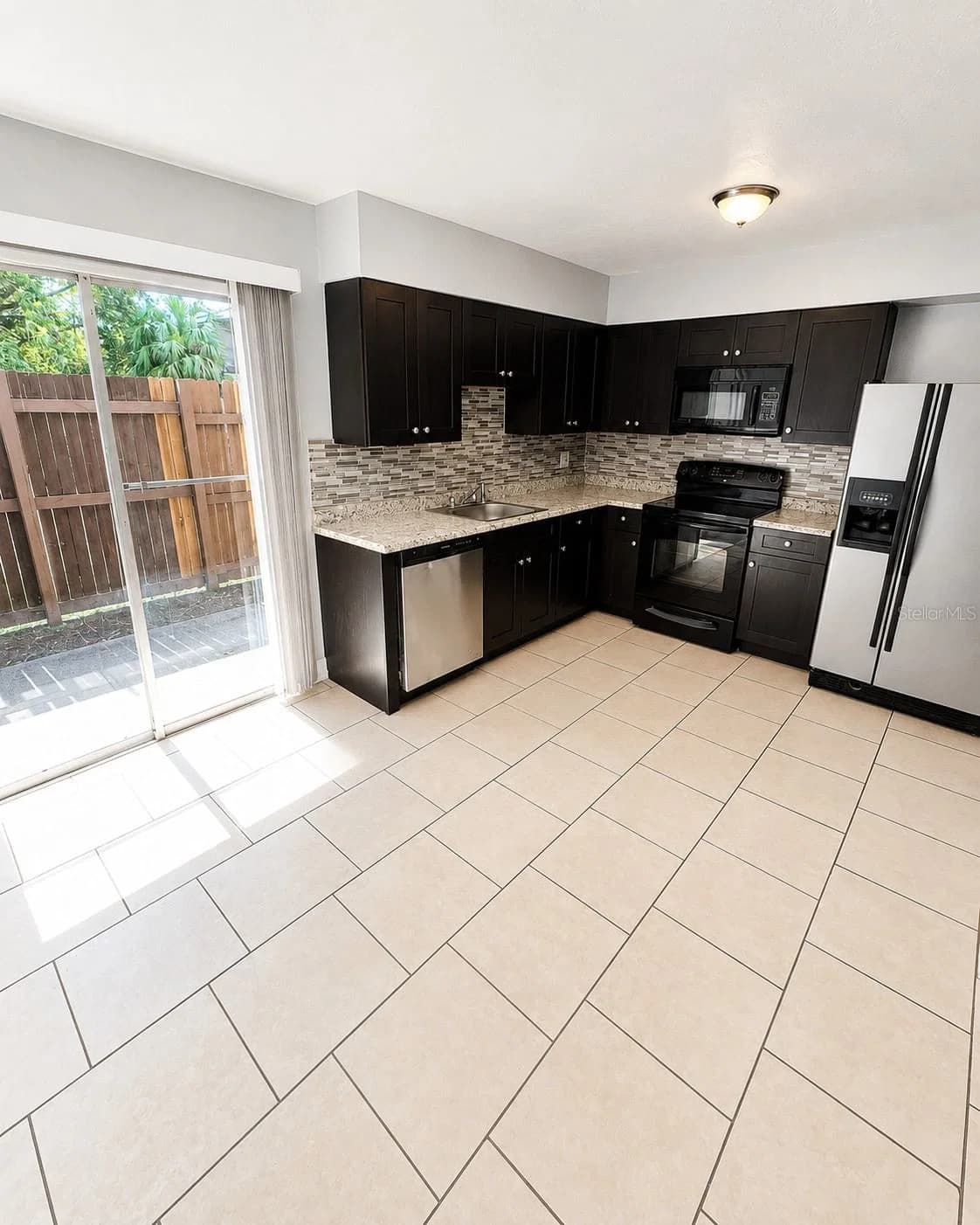 4001 WOODFERN 5