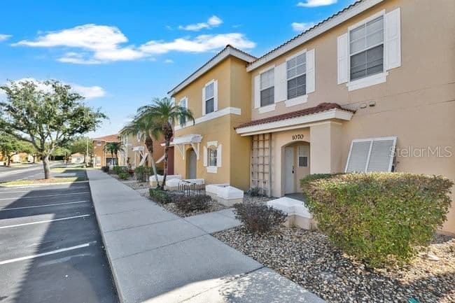 1070 PARK RIDGE 2