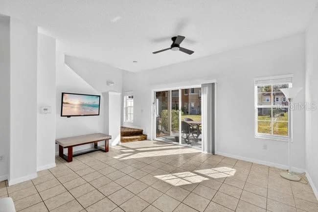 1070 PARK RIDGE 4