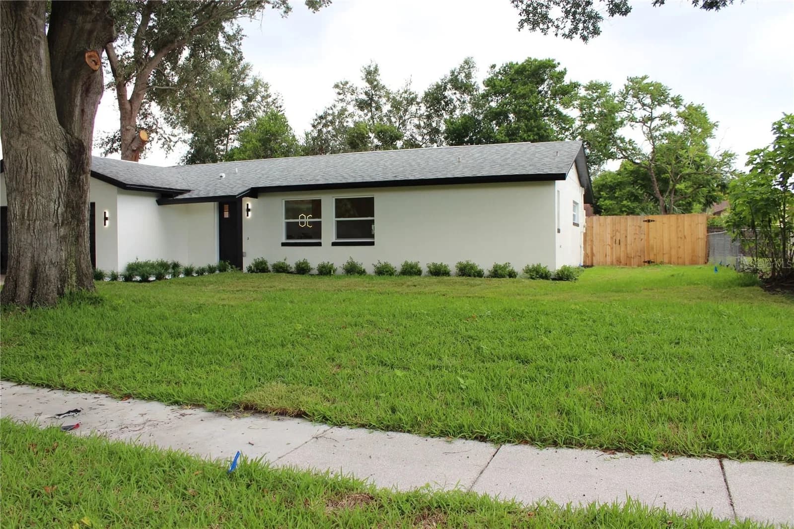 7015 CRESTLAKE 5