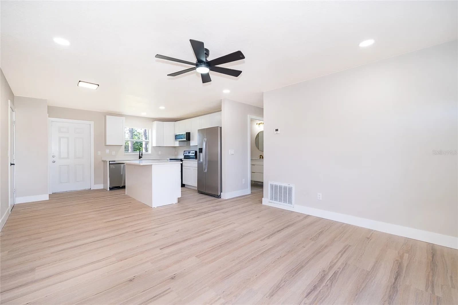 1033 EMBRUN 4