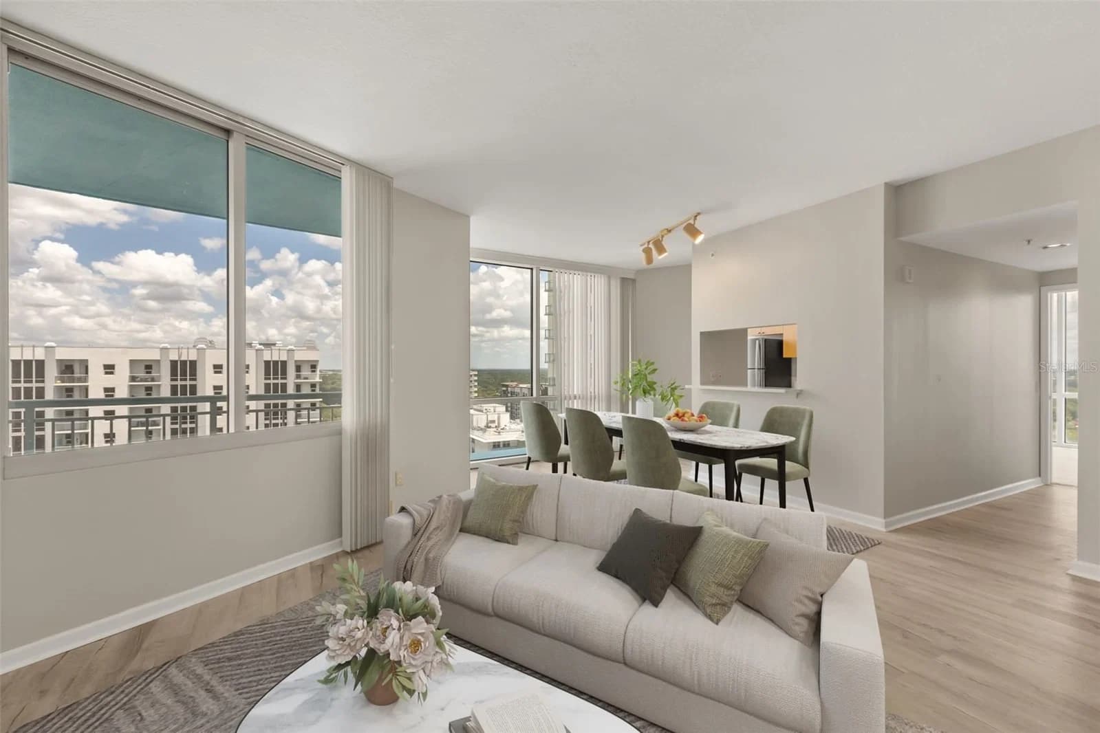 322 CENTRAL 4