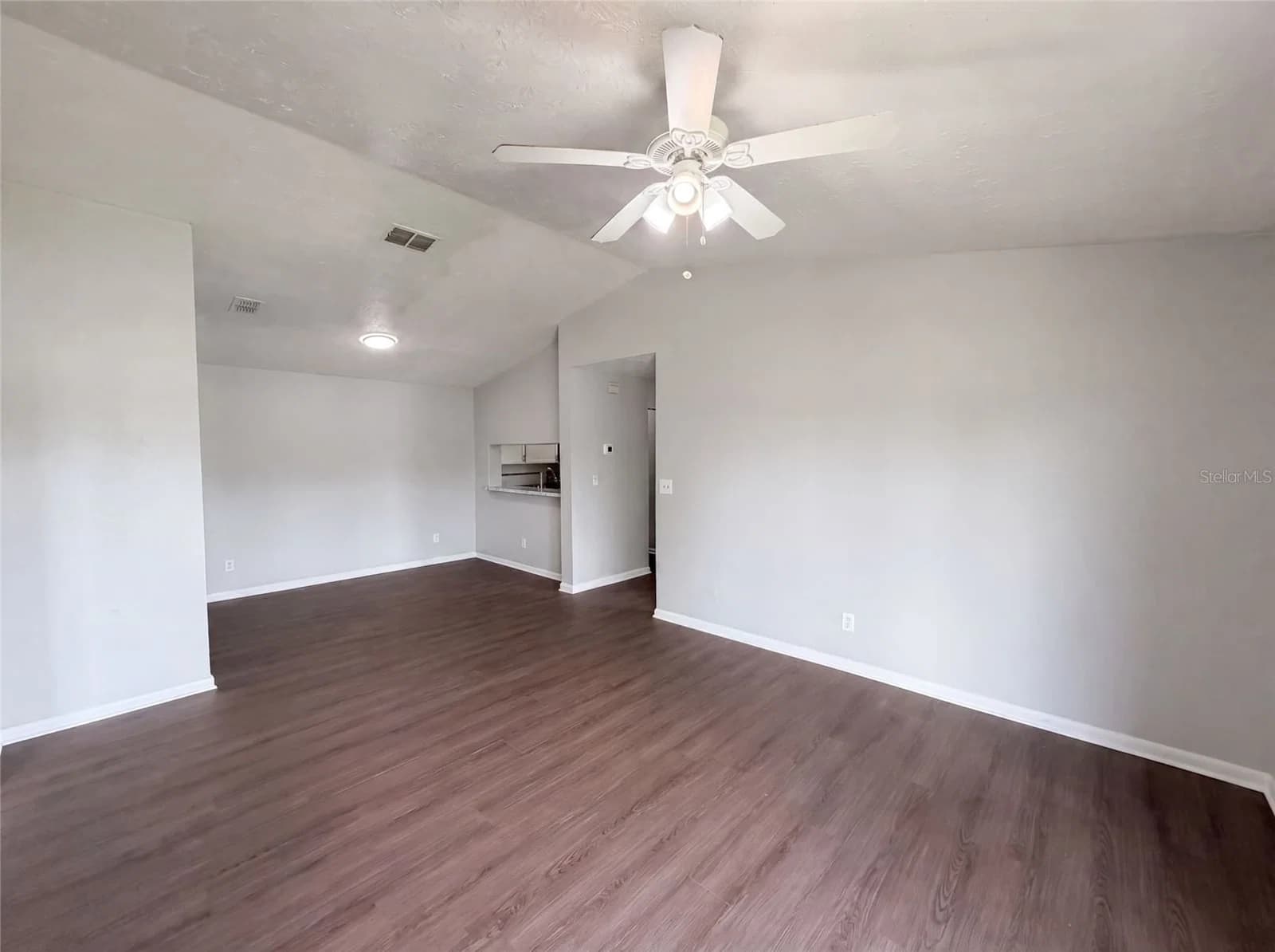 5213 VIA HACIENDA 3