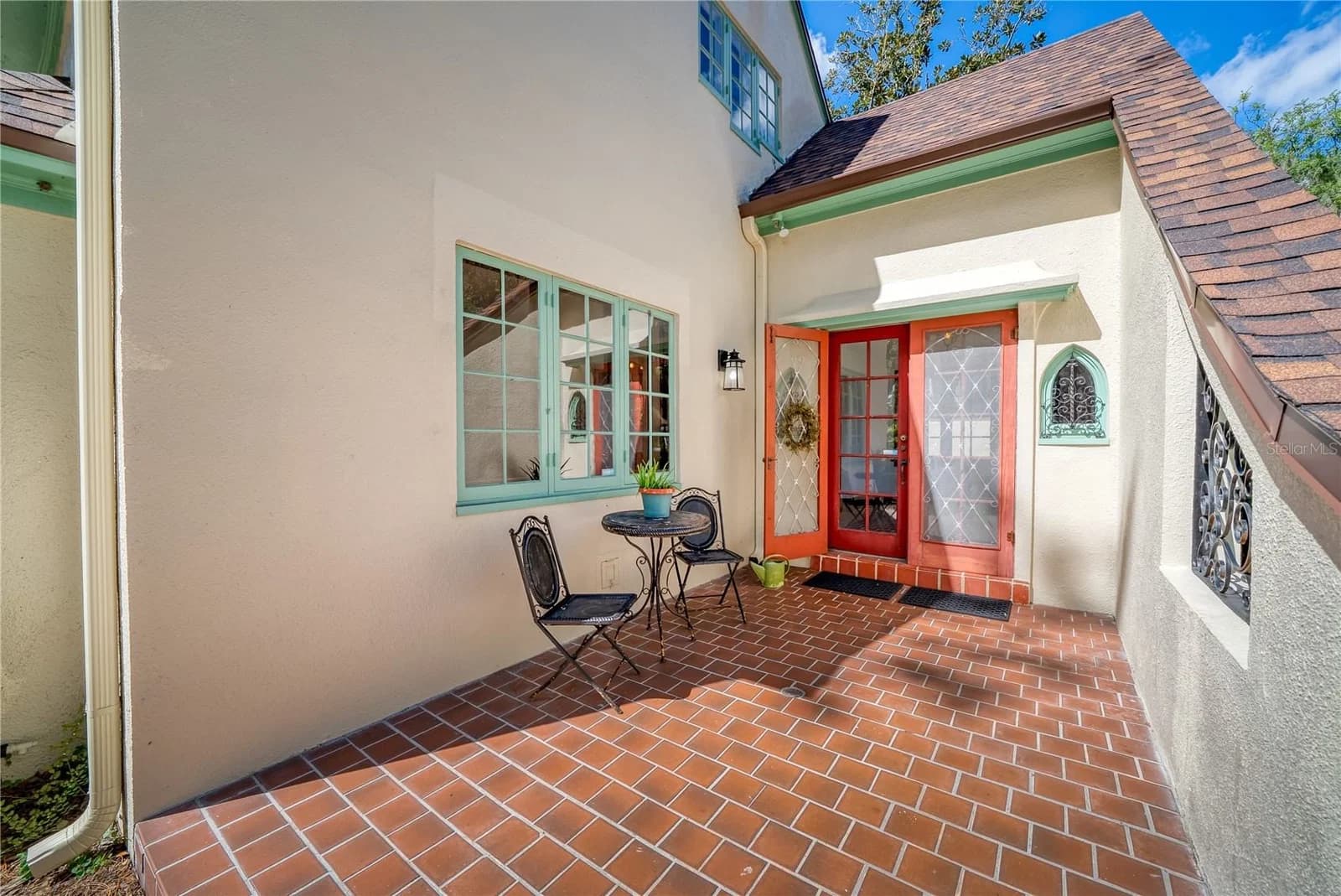 1216 GOLDEN Lane 4