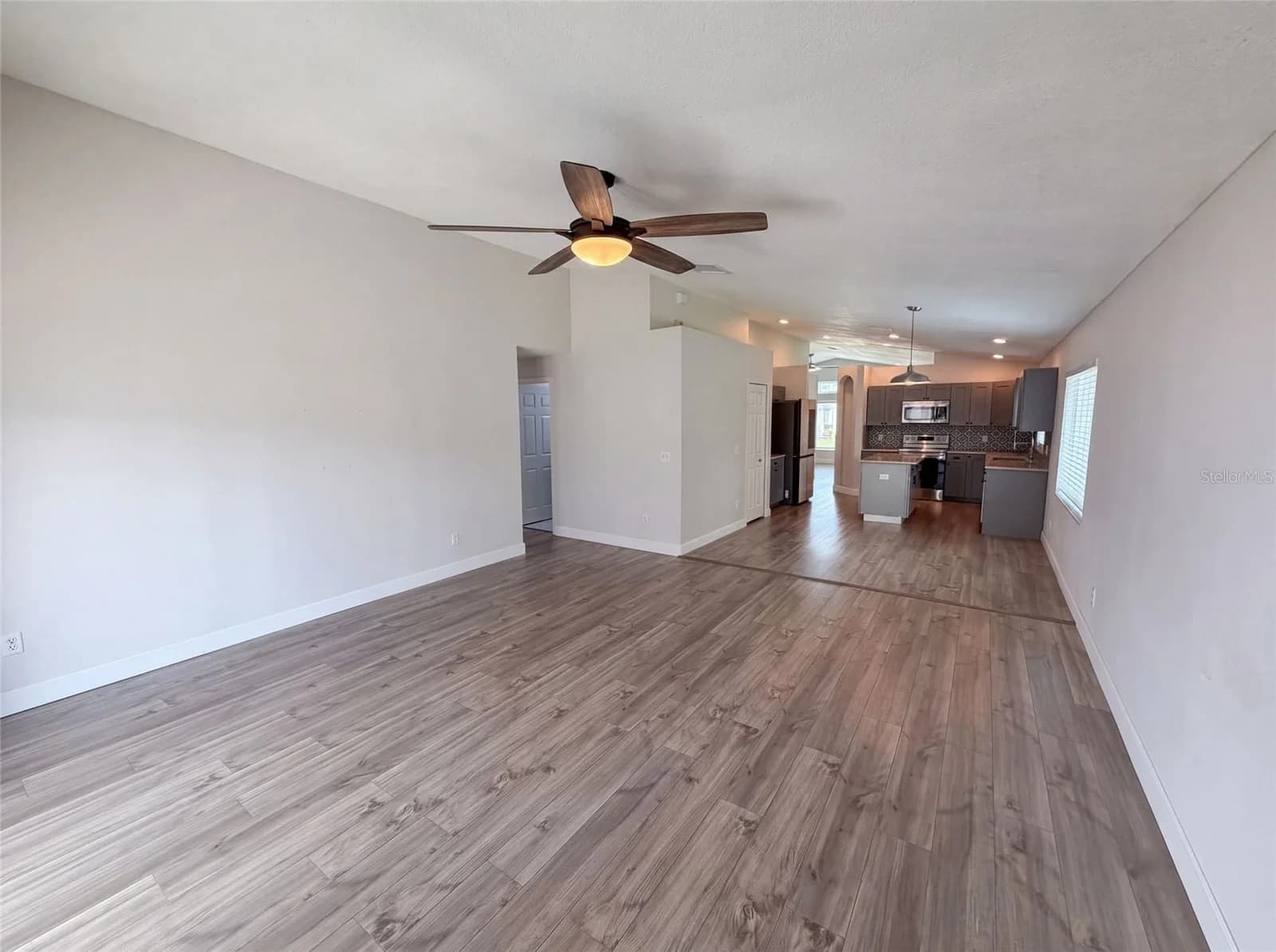 3800 SEMINOLE 3